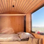 Schaeferwagen Auf Dem Land * آهاوس